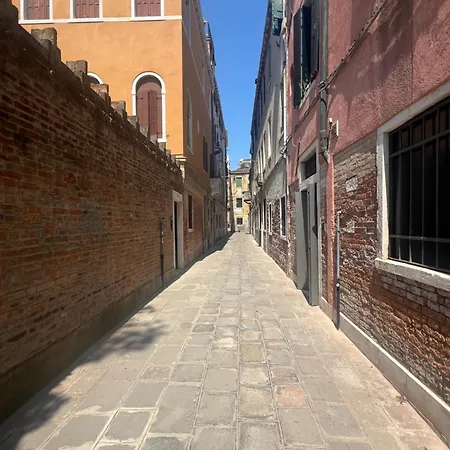 Secret Garden View *