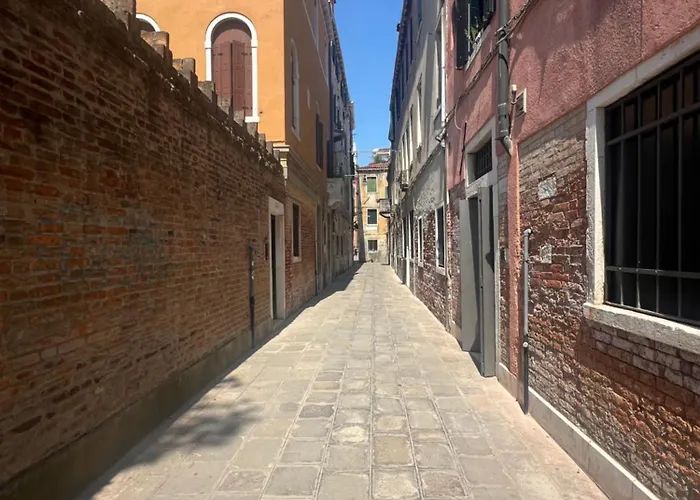 Secret Garden View *